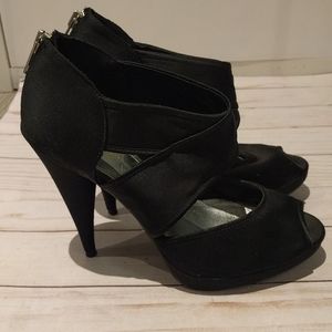 👠👠Nice black heels sandals by H&M👠🌺